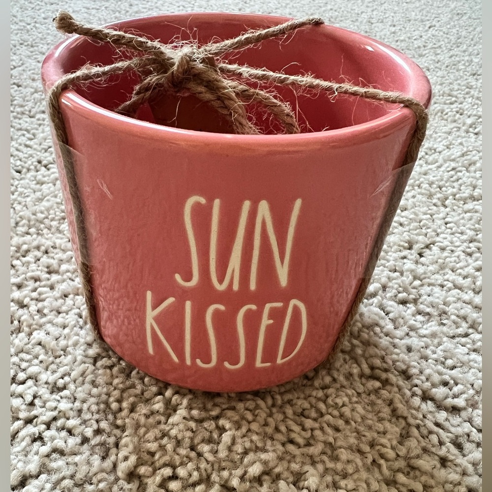 Rae Dunn Sun Kissed Planter